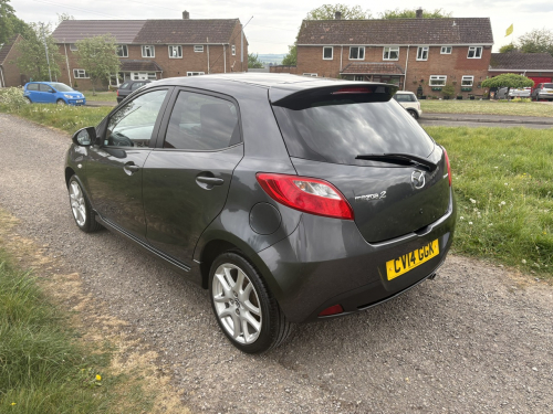 Mazda 2 image 6