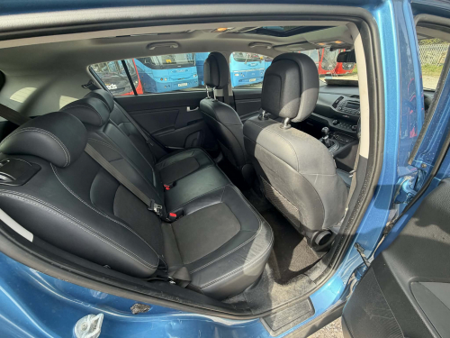 Kia SPORTAGE image 7