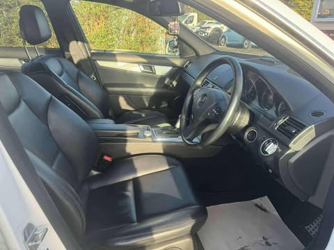 Mercedes - Benz C CLASS C250 CGI image 11