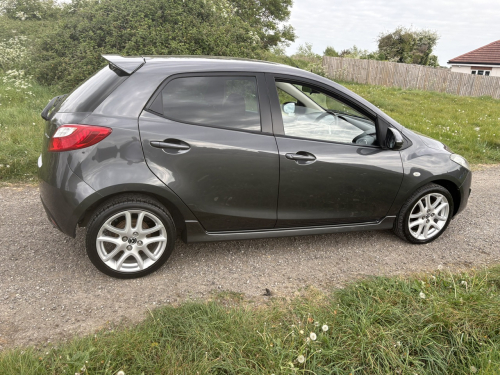 Mazda 2 image 3