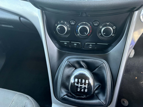 Ford Kuga image 18