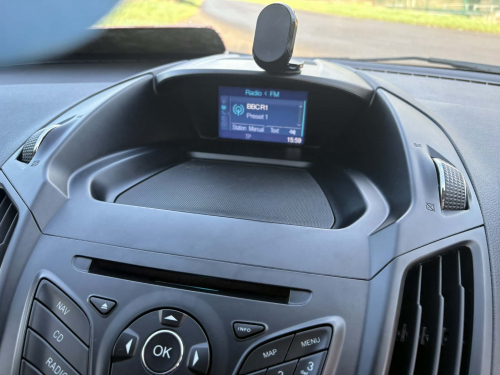 Ford Kuga image 15