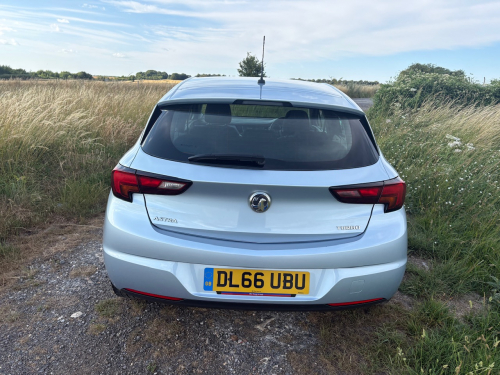 Vauxhall ASTRA image 6