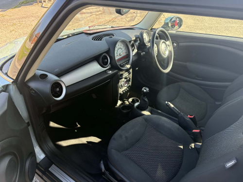 Mini One image 14