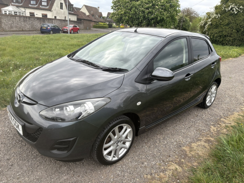 Mazda 2 image 9