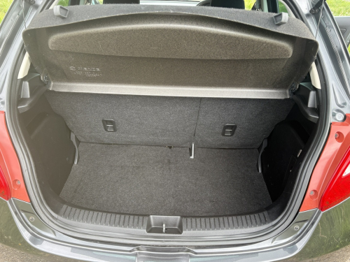 Mazda 2 image 13