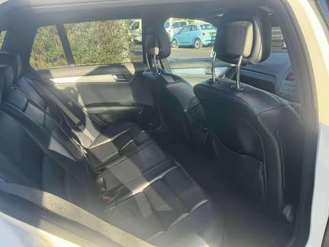 Mercedes - Benz C CLASS C250 CGI image 15