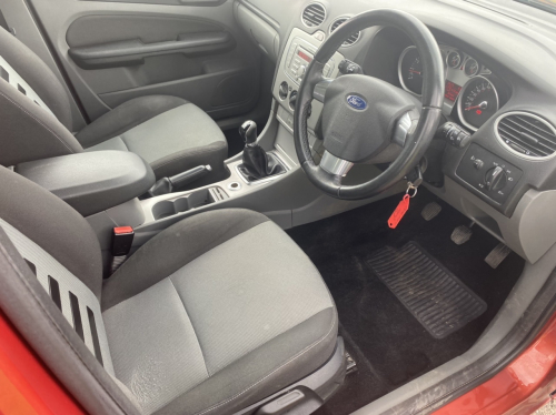 Ford Focus image 16