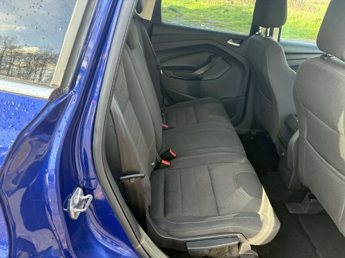 Ford Kuga image 10