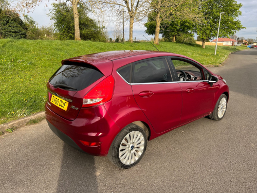 Ford FIESTA  TITANIUM image 3