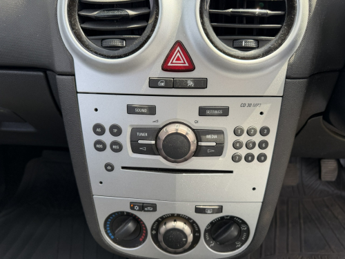 Vauxhall CORSA image 18