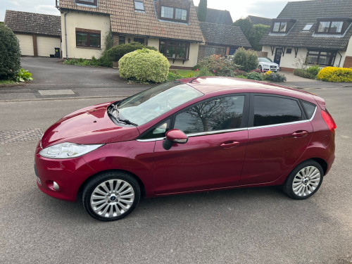 Ford FIESTA  TITANIUM image 8