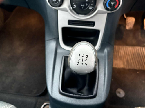 Ford FIESTA image 16