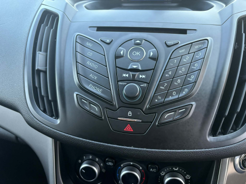 Ford Kuga image 17