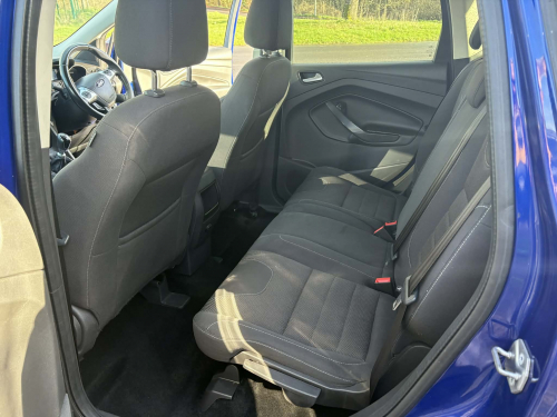 Ford Kuga image 12
